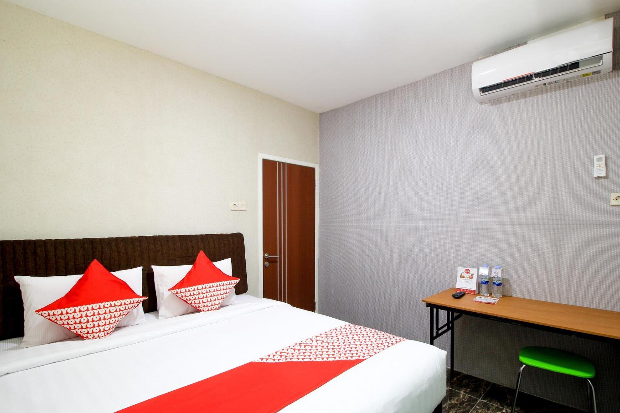 Super Oyo Capital O 217 A1 Hotel Surabaya Exterior photo